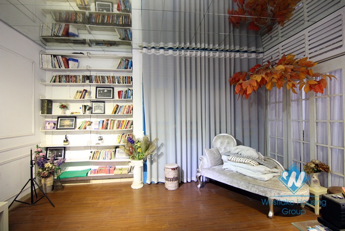 Lakeside colonial villa with lots of characters for rent in Tay Ho